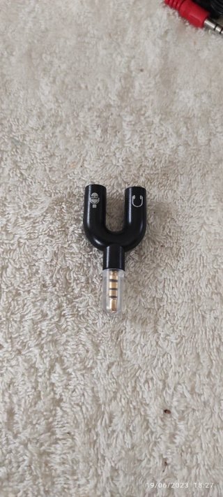 Auriculares multimedia con micrófono  gold touch