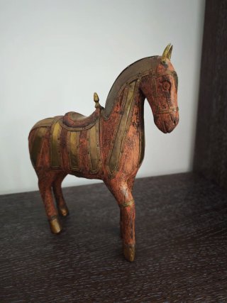 Splendido paio di cavalli Marwari del Rajasthan in legno e metallo