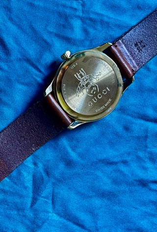 Reloj Gucci G-Timeless Unisex Marrón/Dorado