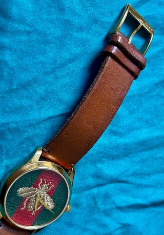Reloj Gucci G-Timeless Unisex Marrón/Dorado