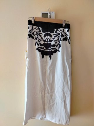 Falda larga estampada talla M