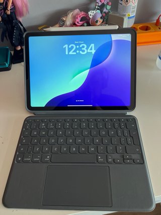Logitech Combo Touch iPad Air 4/5/6