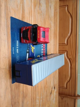 Camión Iveco S-Way 1:43 Salvat