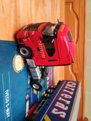 Camión Iveco S-Way 1:43 Salvat