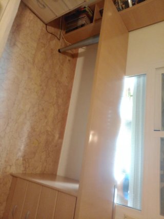 Escritorio madera con cajonera