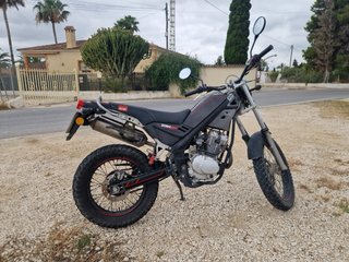 Rieju Tango 125 Trial Negra y Roja