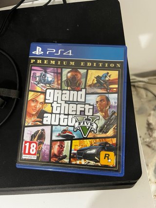 Ps4 1tb + 3 joystick + 3 giochi