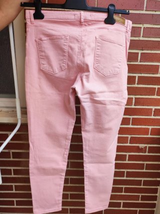 Pantalón vaquero rosa Naf Naf Talla 42