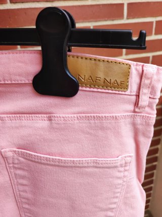 Pantalón vaquero rosa Naf Naf Talla 42