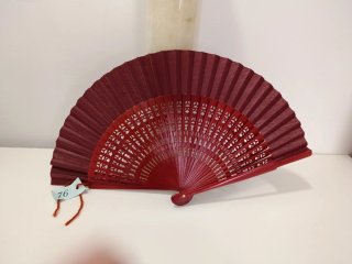 Abanico rojo 23 cm