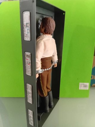 Han Solo Carbonita Hasbro 30 cm