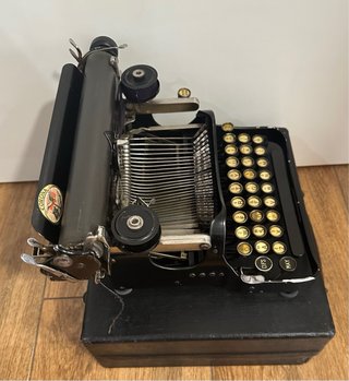 Máquina de escribir Corona 3