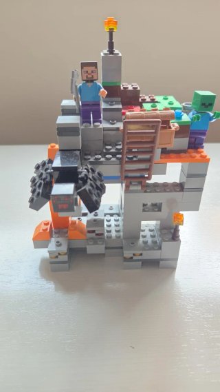 Lego Minecraft La Mazmorra de Zombis