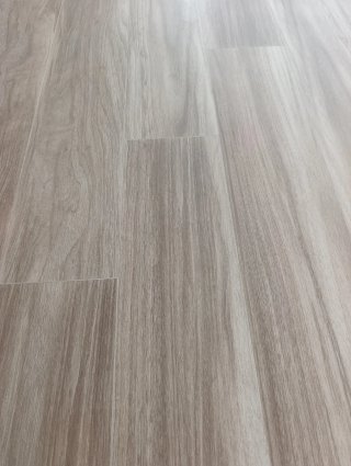 Suelo cerámico imitación madera