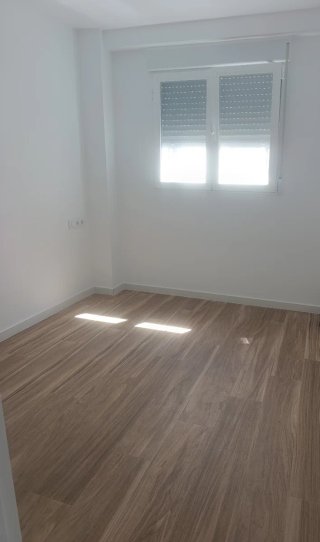 Suelo cerámico imitación madera roble ( Nuevo )
