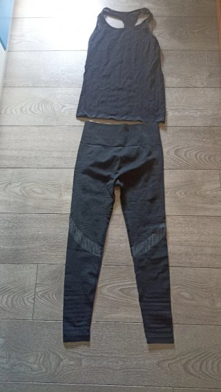 Set di abbigliamento sportivo da donna nero