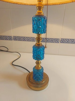 Lámpara de mesa antigua cristal y tela