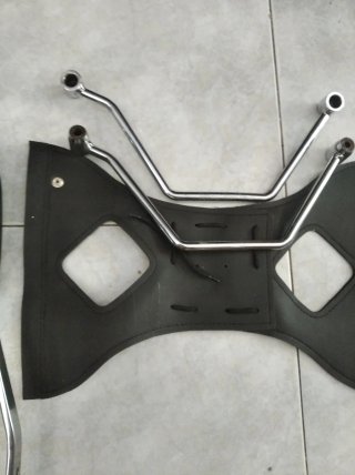 Respaldo y Soportes Alforjas Suzuki 800