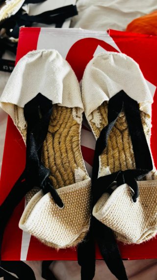 Alpargatas Falleras Beige y Negras