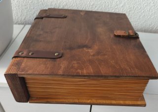 Caja libro madera y cuero