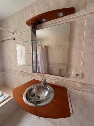 Mueble de baño con lavabo