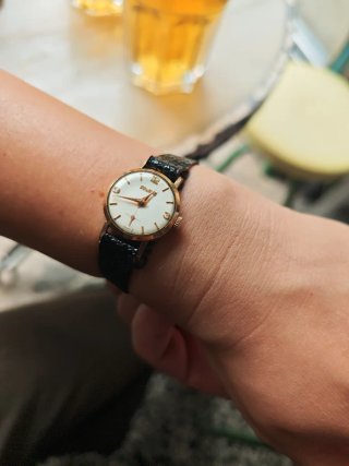 Reloj Duward Oro y Negro