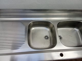 Fregadero industrial doble con patas mide :125×88c