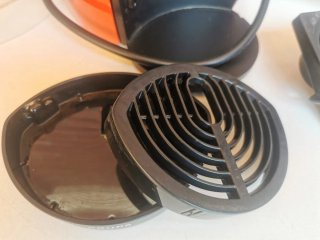 Cafetera Dolce Gusto roja para piezas