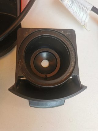 Cafetera Dolce Gusto roja para piezas