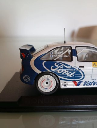 Ford Escort RS Cosworth escala 1/43.
