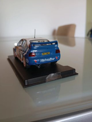 Ford Escort RS Cosworth escala 1/43.