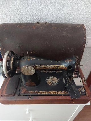 Máquina de coser Singer antigua