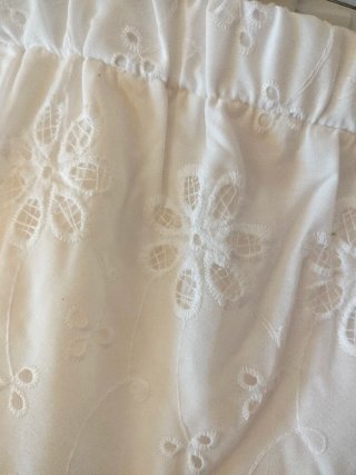 Falda blanca bordada M