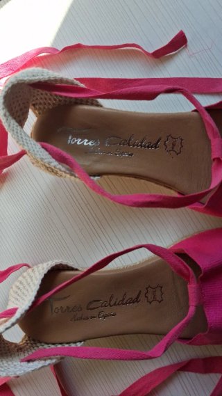 Alpargatas cuña Torres Calidad rosa y beige