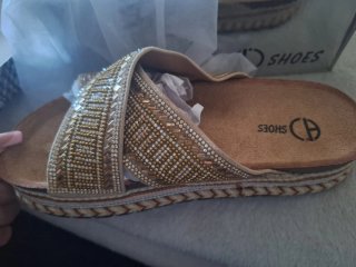 Sandalias AD SHOES Talla 38 con Piedras Doradas