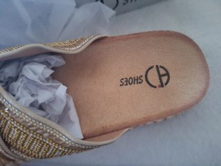 Sandalias AD SHOES Talla 38 con Piedras Doradas