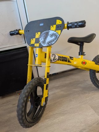 Bici de aprendizaje amarilla Chicco