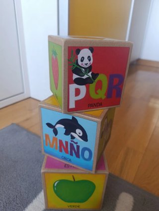 Juego de cubos educativos con animales y números
