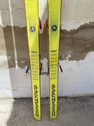 2 esquís travesía fischer y dynastar