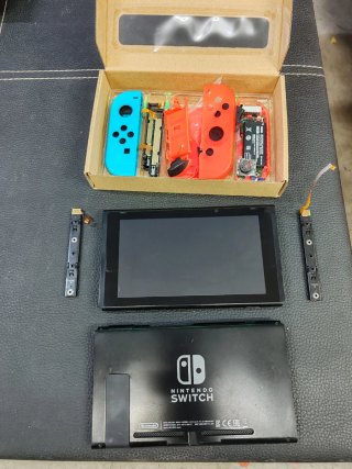 Nintendo Switch, para reparar o recambios.