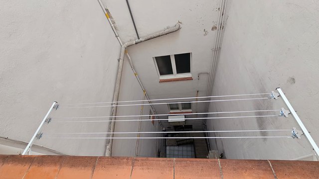 INSTALACIÓN TENDEDERO · BARCELONA