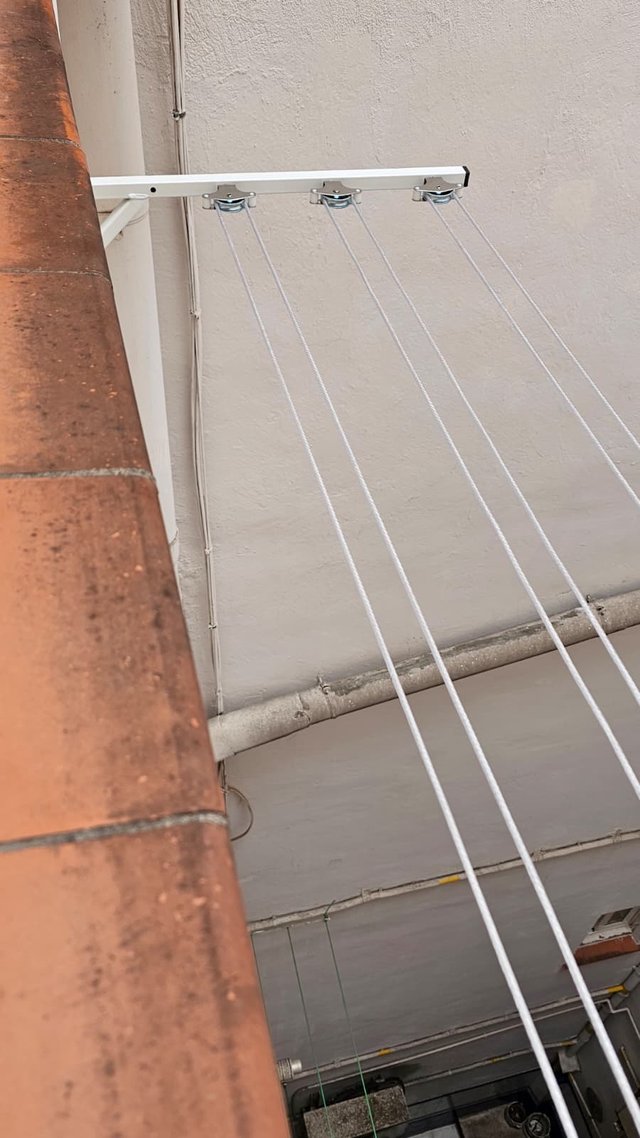 INSTALACIÓN TENDEDERO · BARCELONA