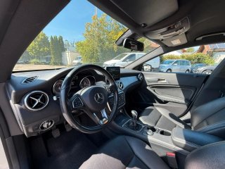 Mercedes-Benz Clase CLA 2015