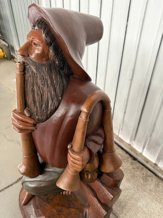 Figura de madera antigua músico