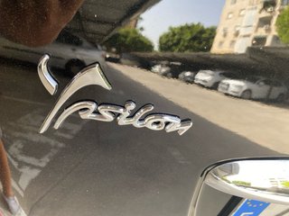 Lancia Ypsilon