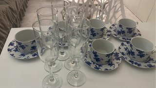 Conjunto de 6 tazas con platos + 5 copas de regalo