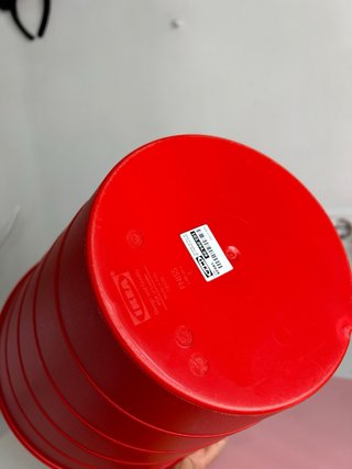 Cubo basura plástico duro rojo
