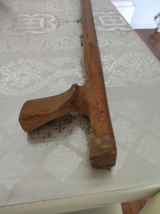 Fusil de pesca de madera artesanal