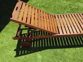 Tumbona de madera para jardín