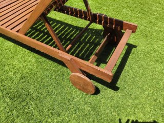 Tumbona de madera para jardín